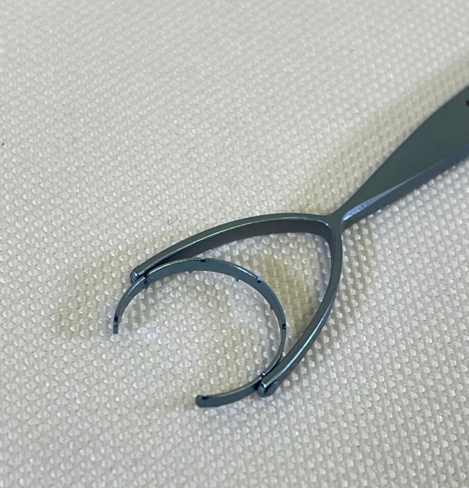BAUSCH & LOMB ET9020 Titanium 13mm Thornton Fine Fixation Ring Forcep — photo 6