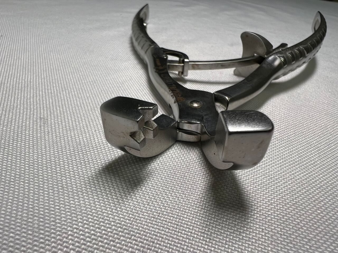 SYNTHES 351.782 Medullary Reaming Holding Forceps — photo 4