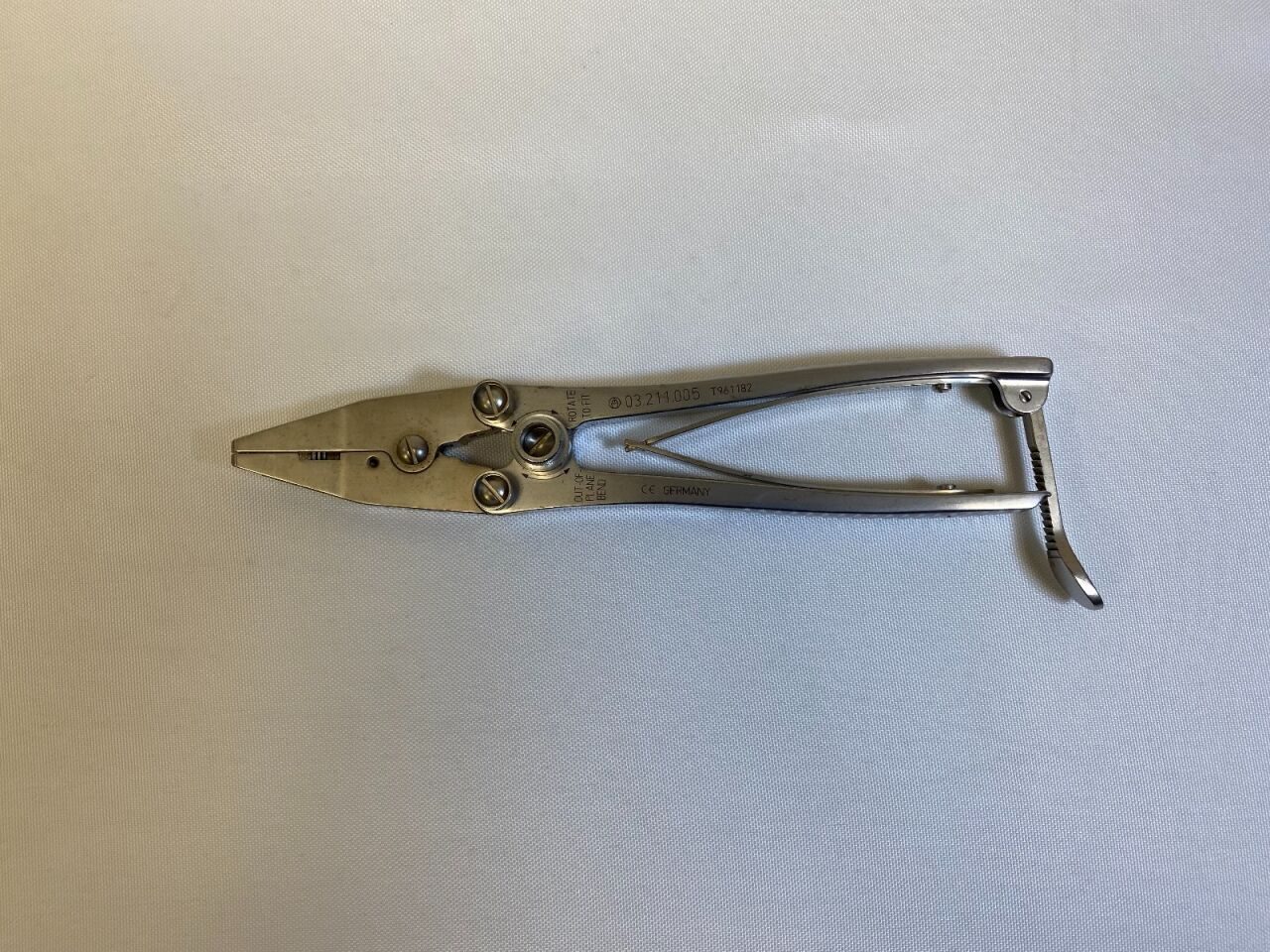 SYNTHES 03.211.005 Bending Pliers for VA Locking Plates — photo 1