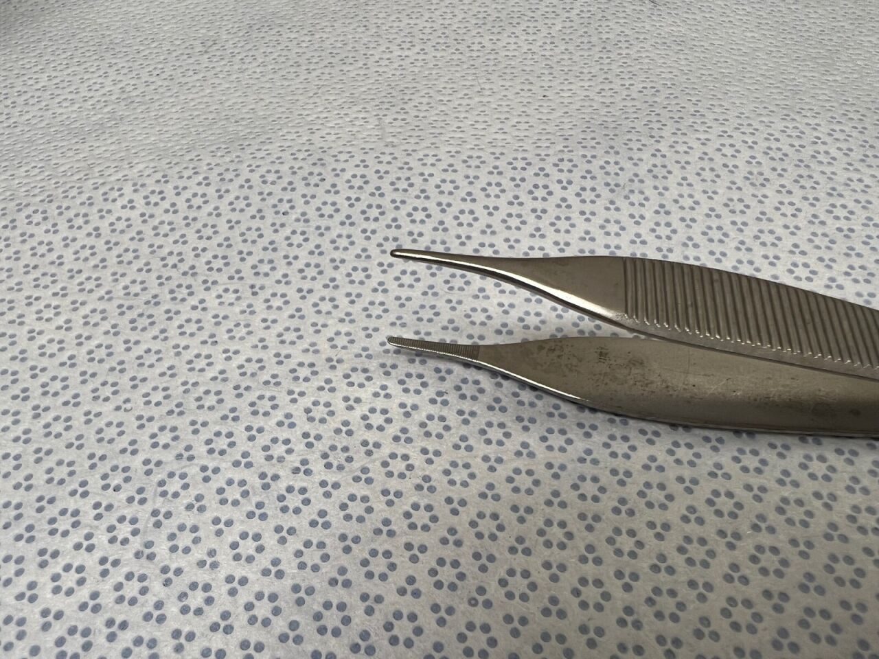 AESCULAP BD222R Adson Serrated Tissue Forceps 4 3/4" — photo 3