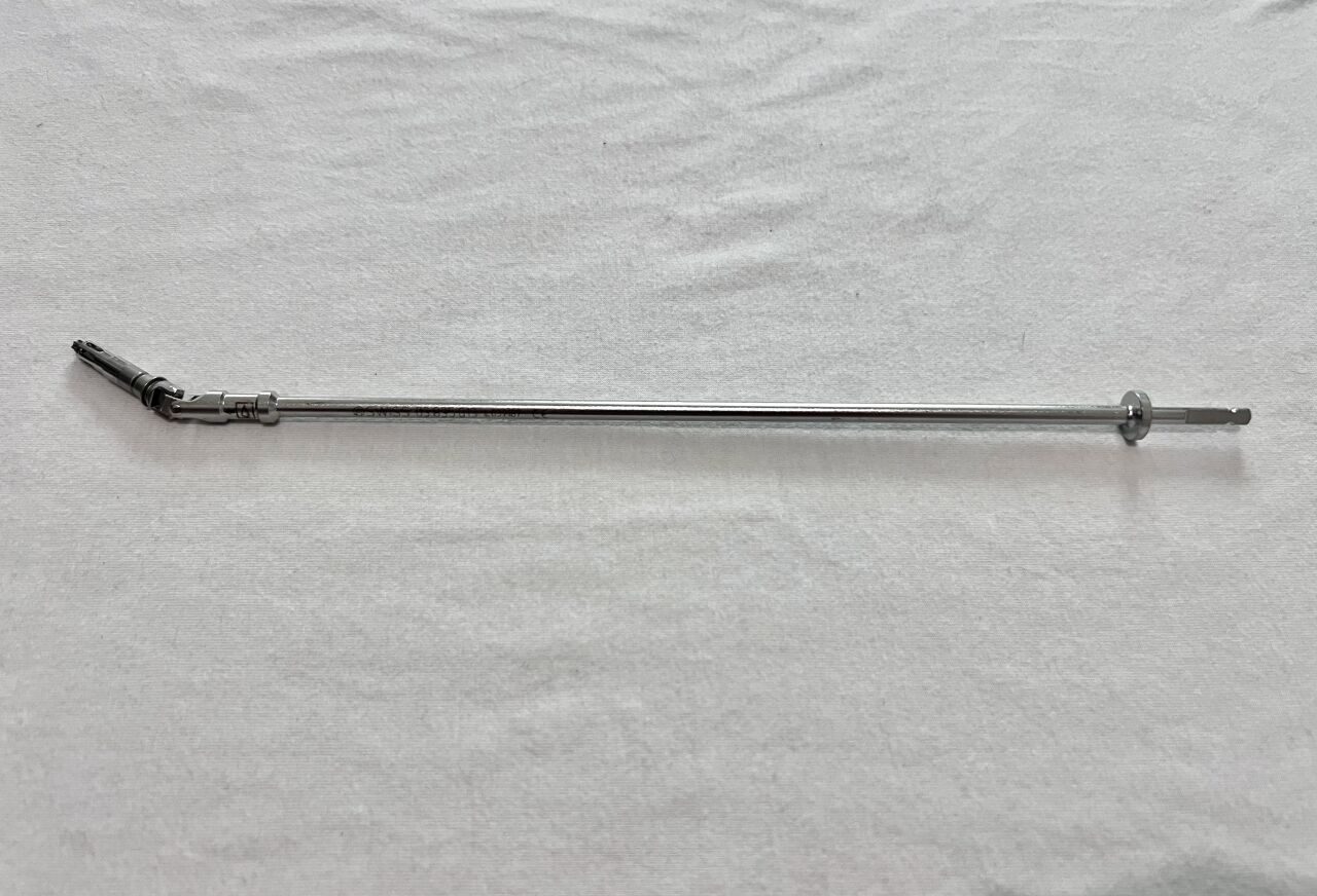 SYNTHES 03.835.013 SynFix Evolution Spinal Screwdriver Without Thread Lock Sleeve — photo 1