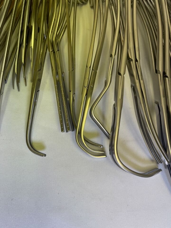 VARIOUS  97 Piece Codman Jarit Thoracotomy Instrument Set w/ Case — photo 9
