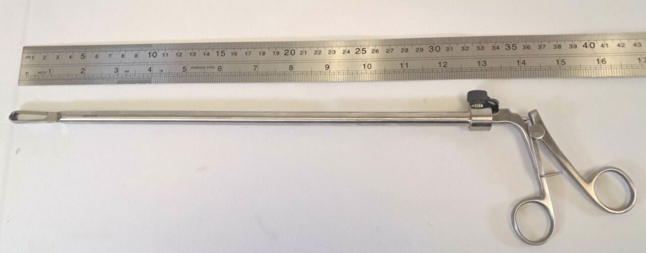 ENDOPLUS EF220SP Laparoscopic 10mm x 35cm Claw Forcep w/ 2x3 Teeth — photo 6