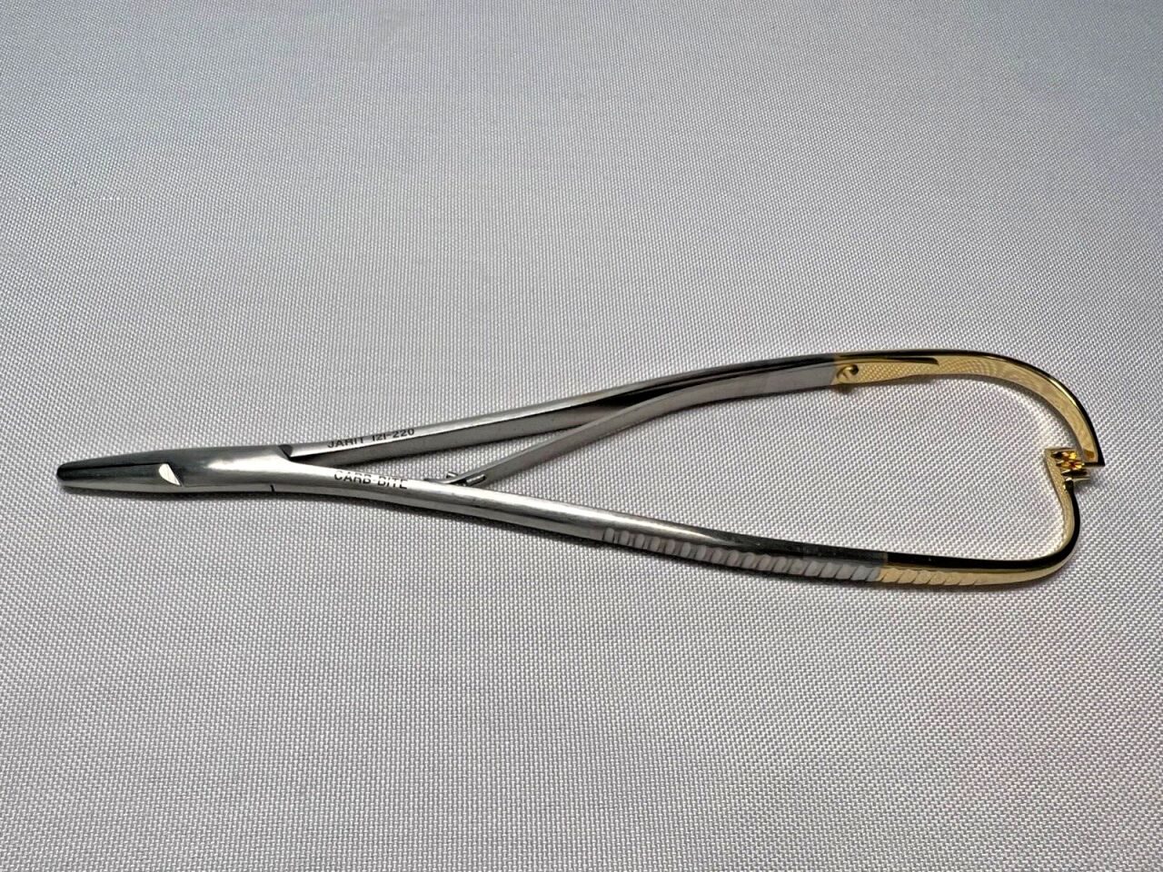 JARIT 121-220 Mathieu Needle Holder Carb-Bite, Serrated Jaws, Straight 8"