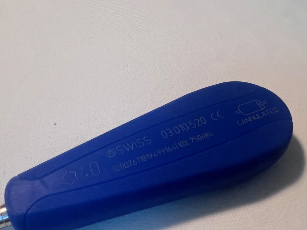 SYNTHES 03.010.520 Cannulated T40 Stardrive Screwdriver 4mm — photo 4