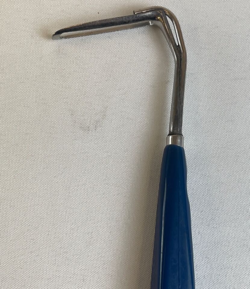 HEYER-SCHULTE 790-1124 Lighted Small Nasal Retractor 1.5" Fenestrated Blade — photo 7