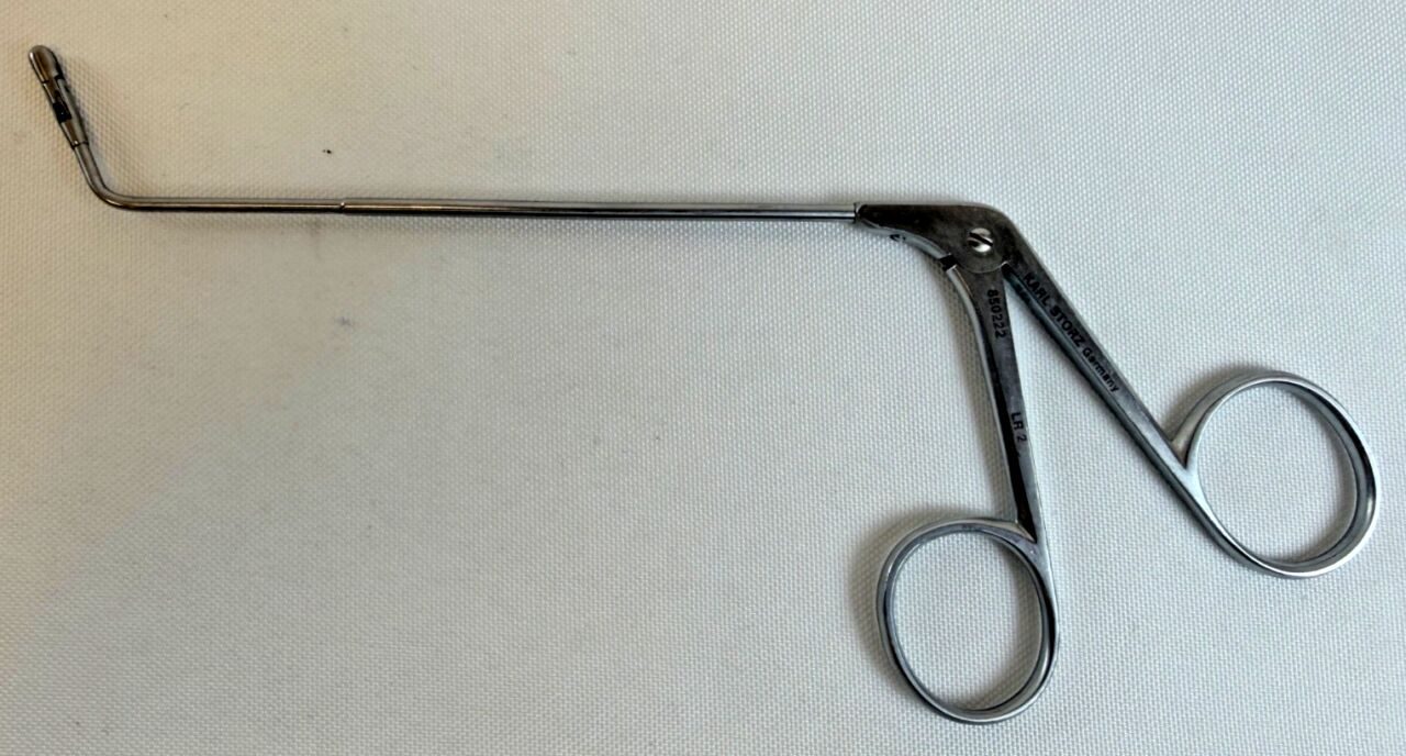 KARL STORZ 650222 Double Spoon Forceps Horizontal Opening 70° Upturned 13cm