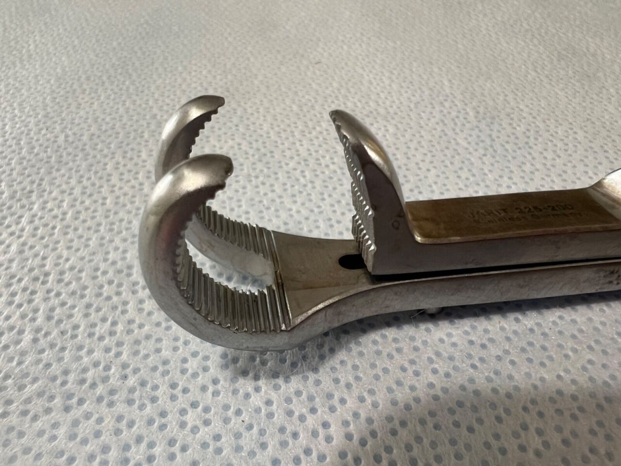 JARIT 225-200 Lowman Bone Clamp 1x2 Prongs 4-3/4" Length — photo 2