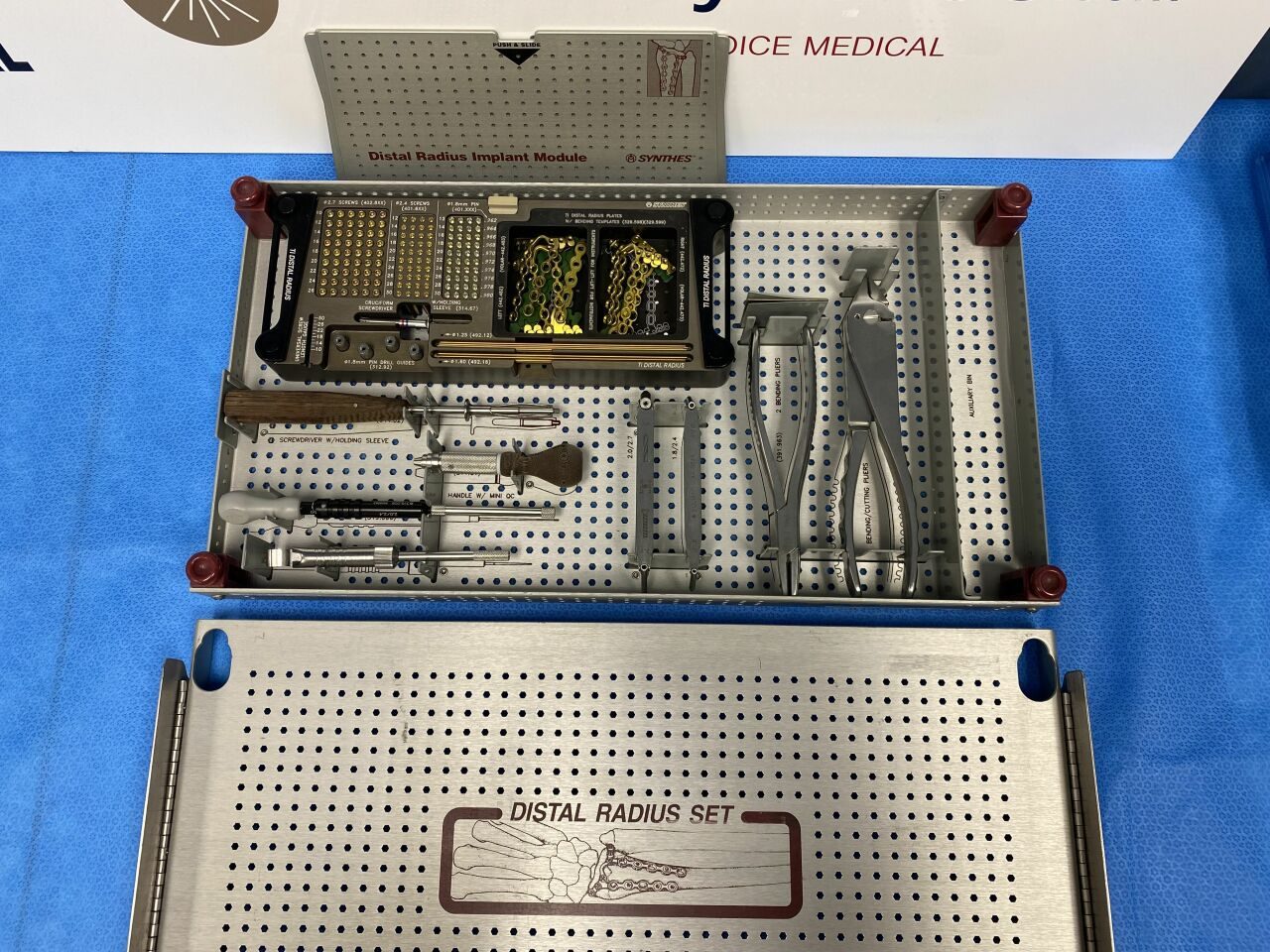 SYNTHES Distal Radius Implant & Instrument Set — photo 2