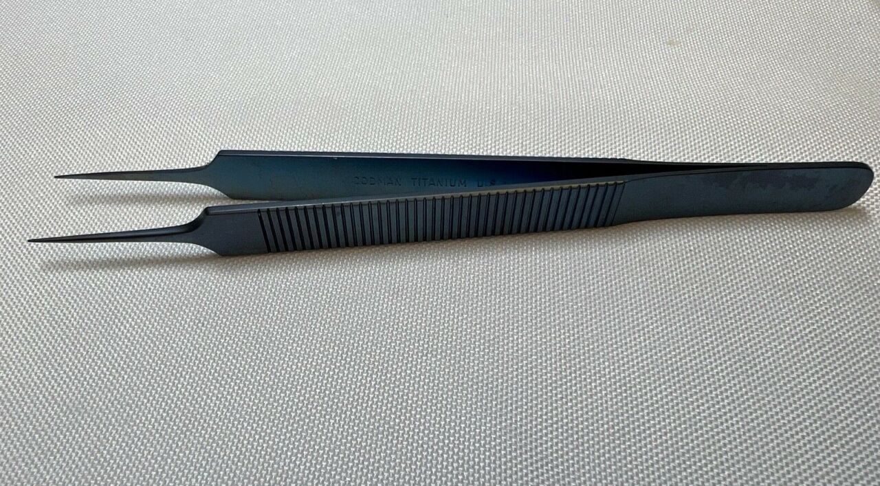 CODMAN 80-1501 Malis Titanium Straight Fine Tip Forceps — photo 1