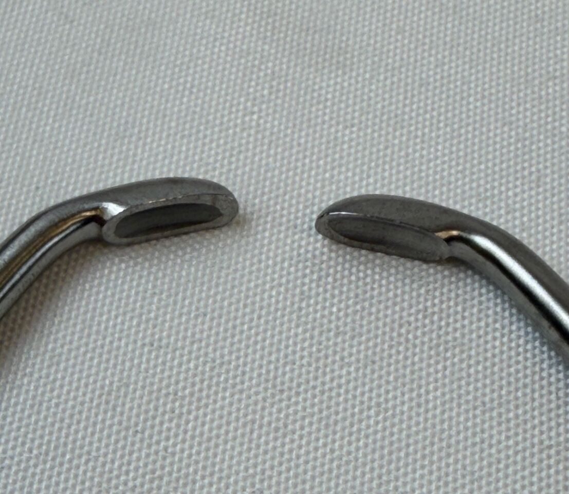 CODMAN 23-1002 Scoville Ruptured Disc Curettes Angular 4mm x 10mm Cups, Pair — photo 6