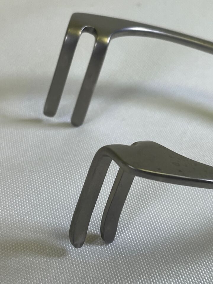AESCULAP BV112R Mayo-Adams Self Retraining Retractor 165mm 40mm x 15mm — photo 3