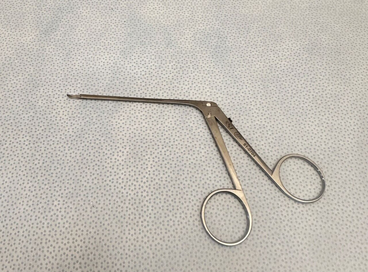 SSI ULTRA 61-0704 Scissors Bellucci Curved Left 7.0mm Blades 5 1/4 in — photo 1