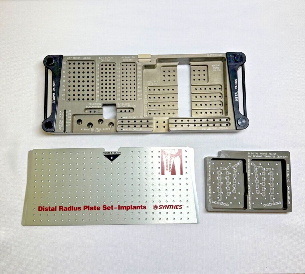 SYNTHES CCMED413 Distal Radius Instrument Module Case — photo 1
