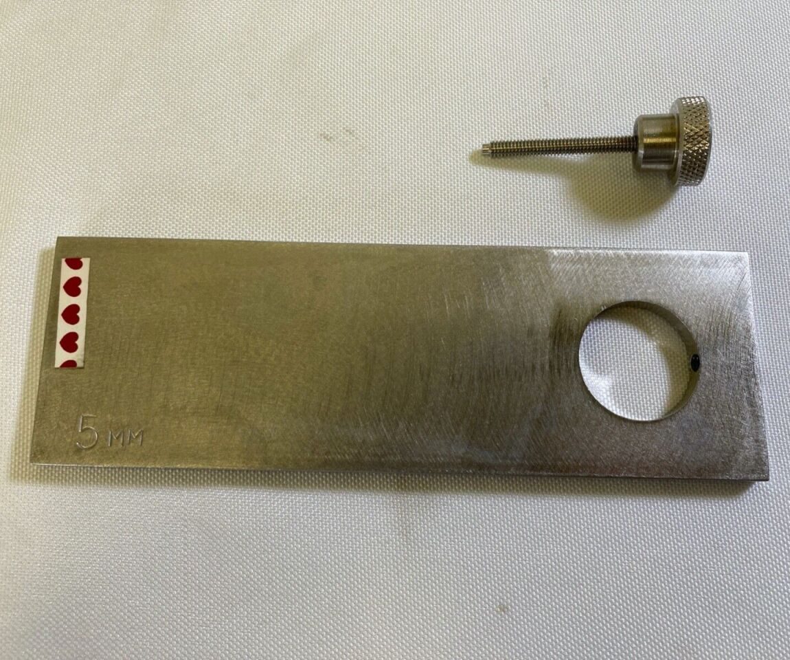 Bone Cutting Jig 5mm Thumbscrew w/ Sterilization Case — photo 2