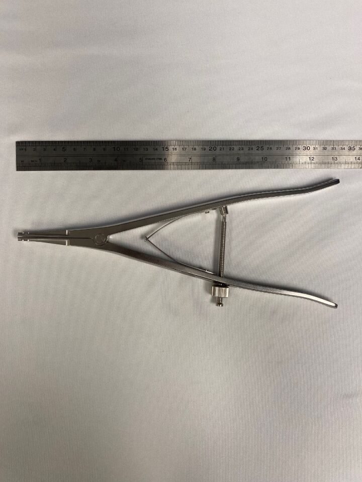 SYNTHES 388.4  USS Straight Distraction Forceps< — photo 9