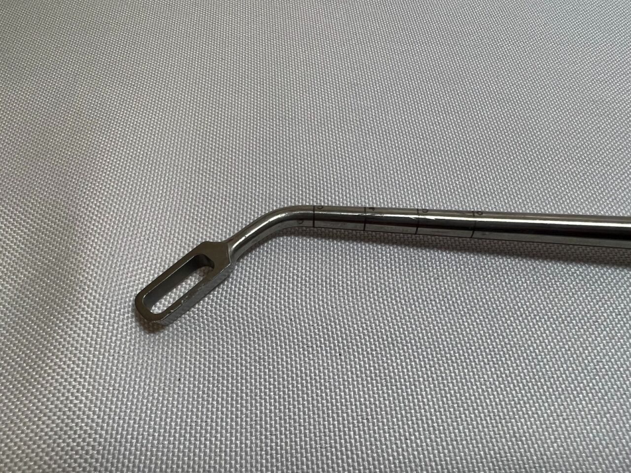 SYNTHES 389.284 Angled T-PLIF Rectangular Curette 8mm — photo 3