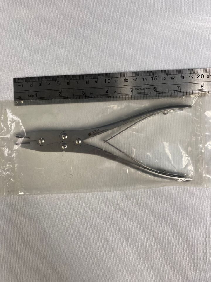 SYNTHES 329.18 Maxillofacial Mandible Pliers — photo 6