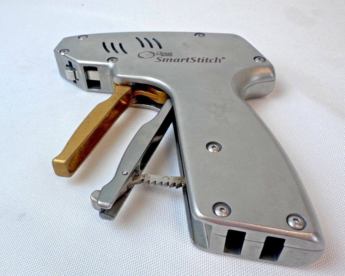 ARTHROCARE OM-8000 Opus SmartStitch Handle — photo 3