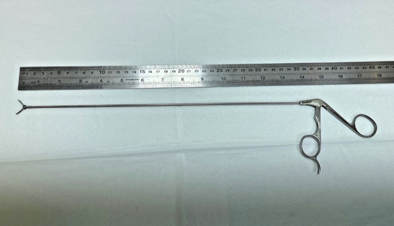 R. WOLF 8962.61 3.5mm x 35cm Rigid Stone Grasping Forcep Double Action Urology — photo 6