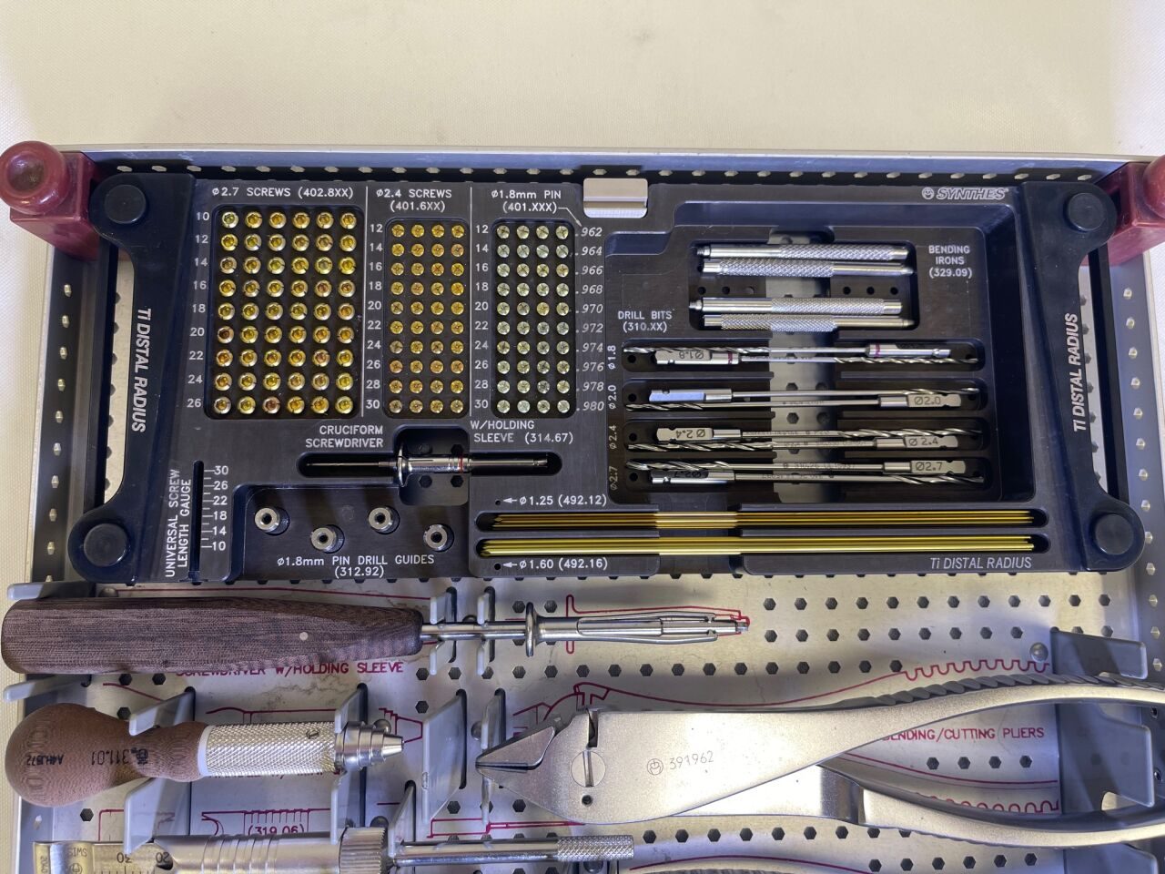 SYNTHES Various TI Distal Radius Set — photo 3