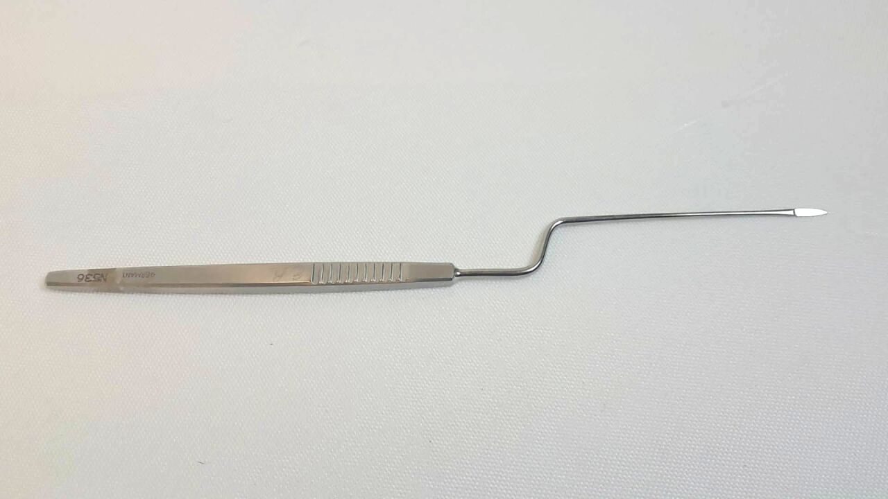 KARL STORZ N536 Bayonet Angled Sexton Ear Knife