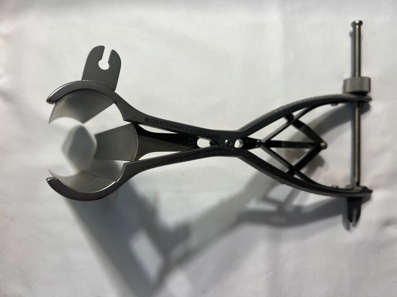 SYNTHES 328.022 Large Lateral Three Blade Retractor — photo 2
