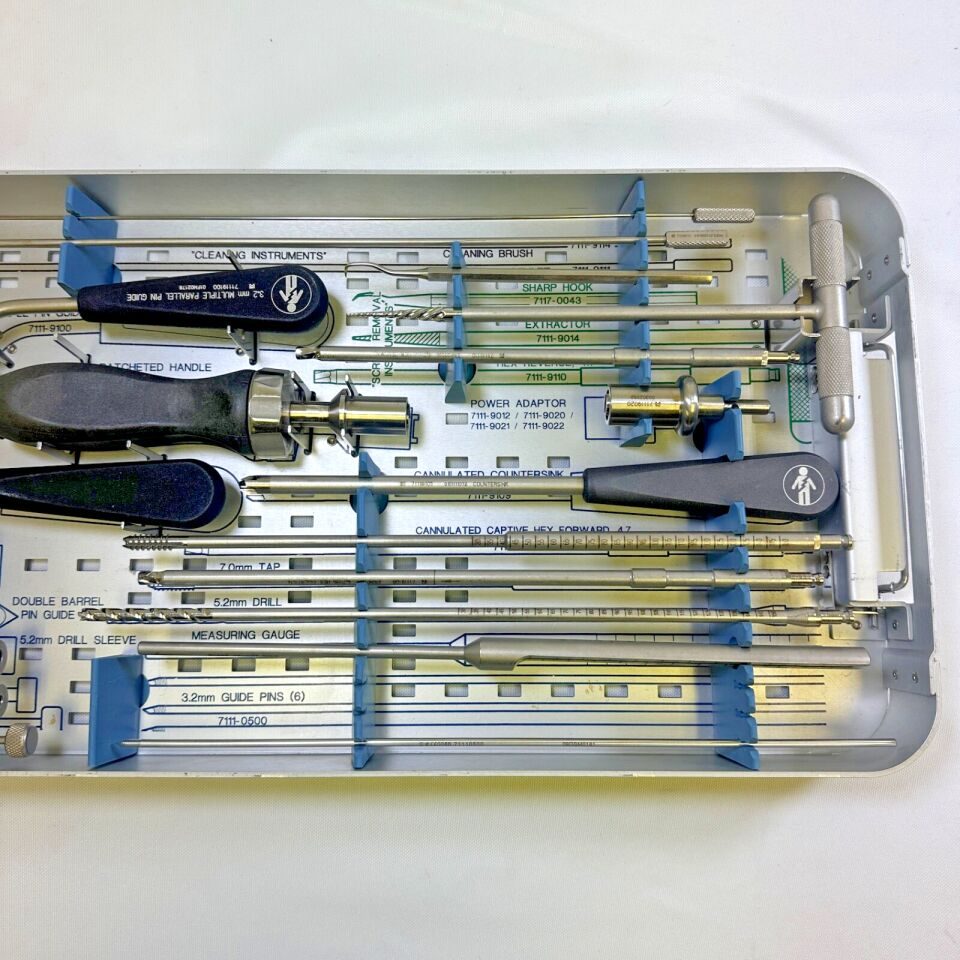 SMITH & NEPHEW 7119112 7.0mm Cannulated Screw Set Instrument Tray — photo 6
