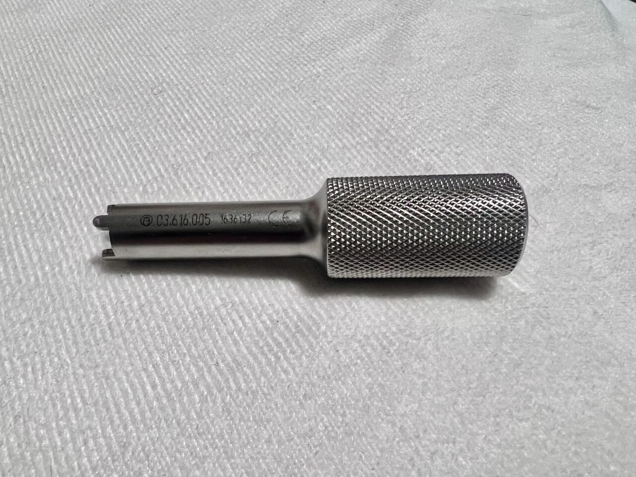 SYNTHES I03.616.005 Trial Implant Sizer Holder — photo 1