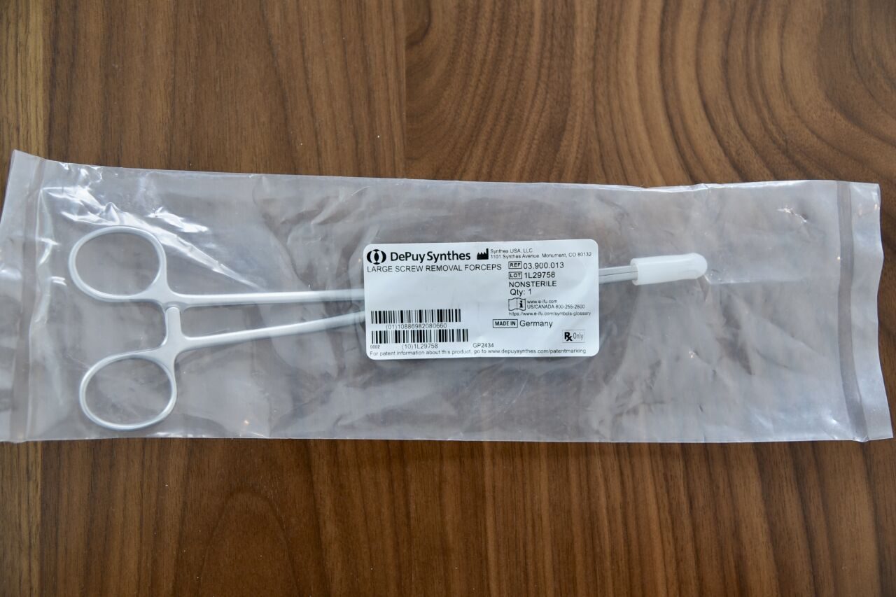 DEPUY SYNTHES 03.900.013 LARGE SCREW REMOVAL FORCEPS