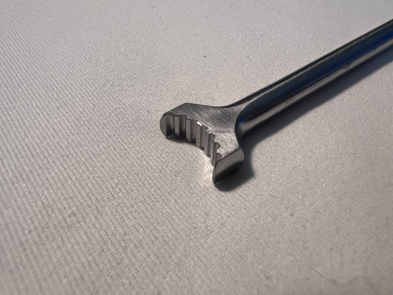 SYNTHES 389.079 Orthopedic Half Moon Serrated Impactor — photo 2