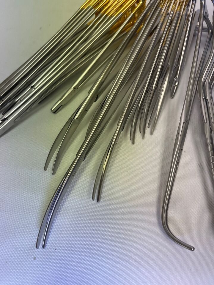 VARIOUS  97 Piece Codman Jarit Thoracotomy Instrument Set w/ Case — photo 8