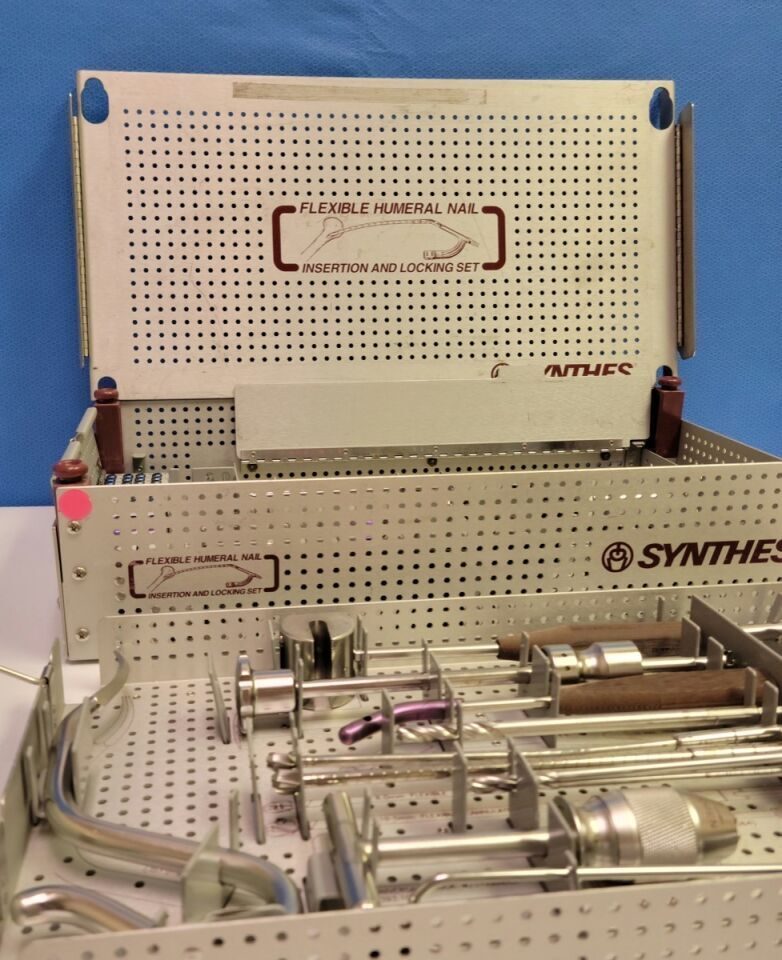 SYNTHES Various Flexible Humeral Nail Insertion And Locking Set — photo 3