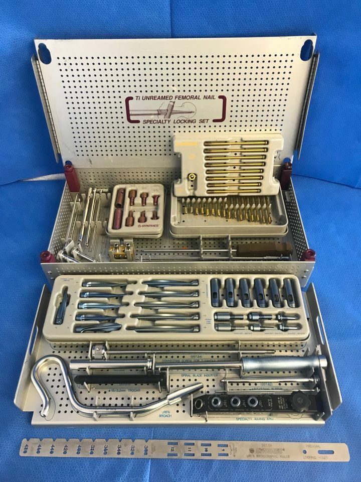 SYNTHES Various Ti Femoral Nail Specialty Locking Set — photo 1