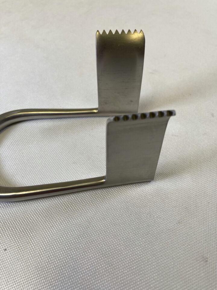 AESCULAP MF066R Meyerding Retractor 25mm x 51mm Blades Self Retaining — photo 3