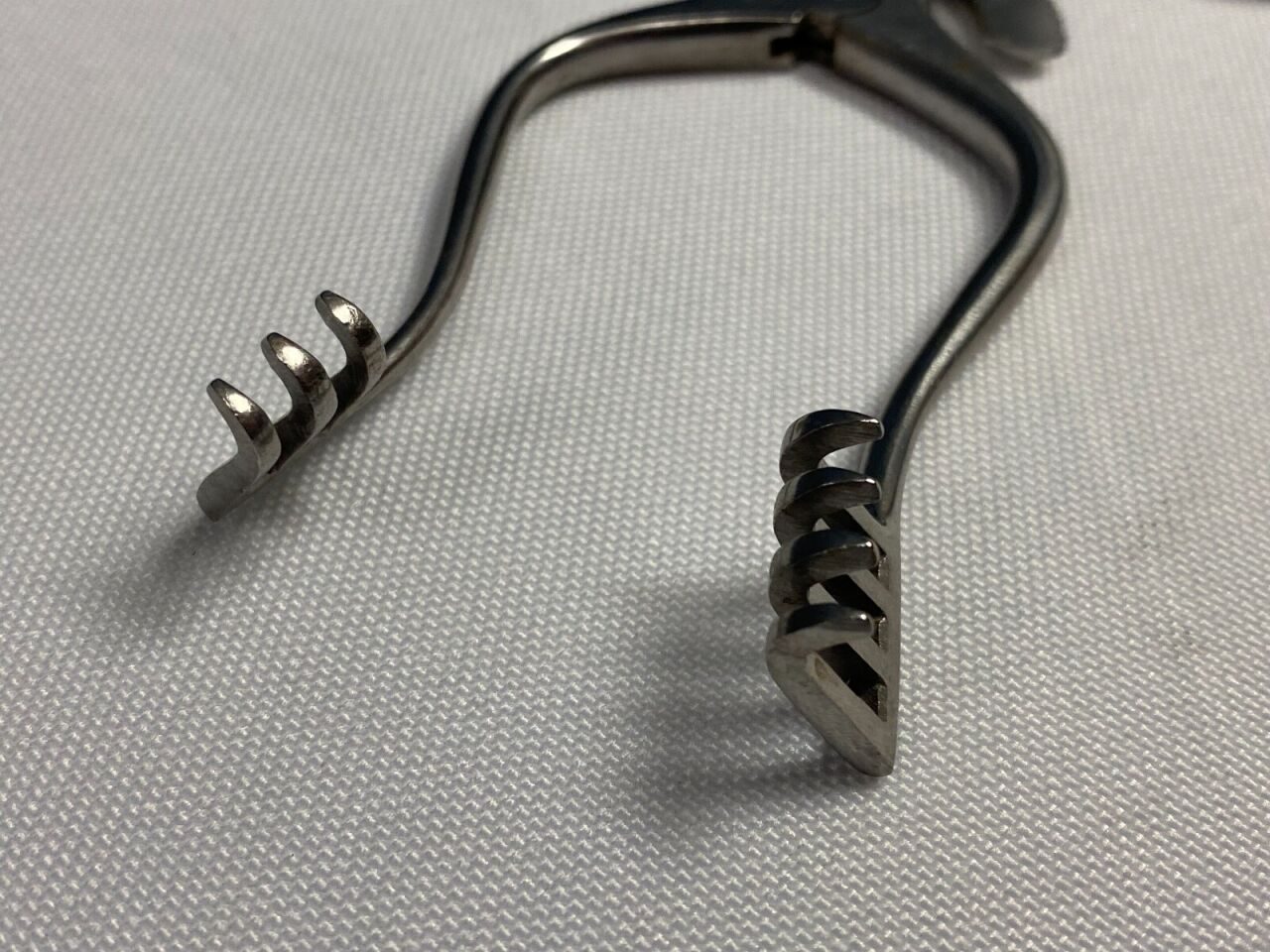 V. MUELLER SU 3110 Weitlaner Retractor 3 x 4 Prongs — photo 4