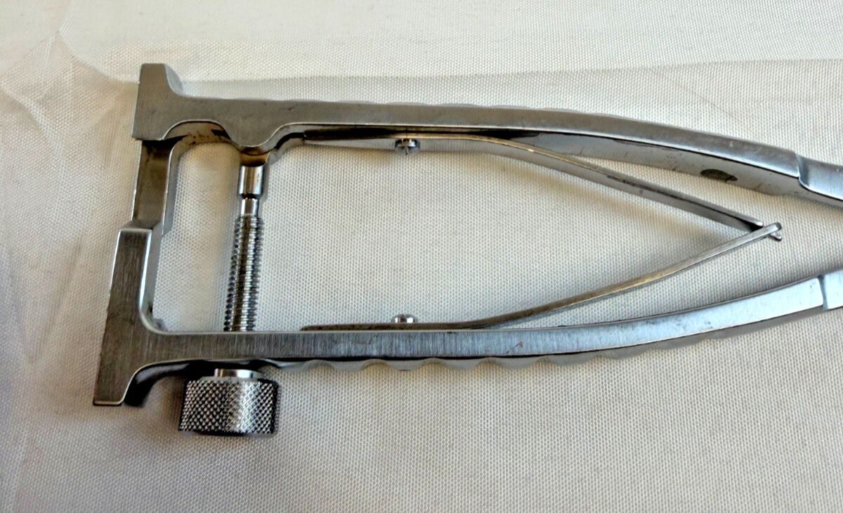 GLOBUS MEDICAL 601.135 Maintain Holder Neuro Spine HEDRON C — photo 8