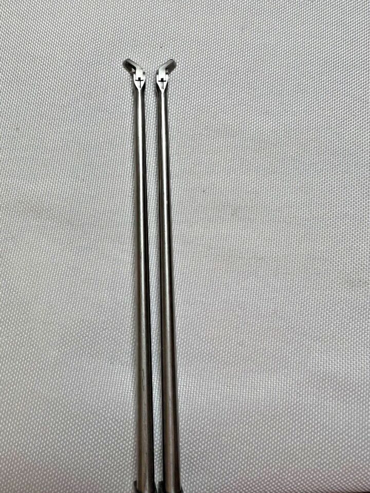 ARTHROTEK 902273 & 902373 3.4mm Angulated 45deg Curved Punches Left & Right Set of 2 — photo 2