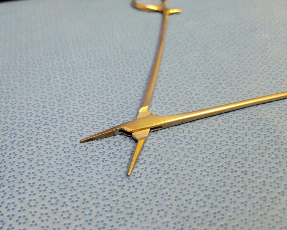 AESCULAP BM026R DuroGrip Needle Holder 8" — photo 2