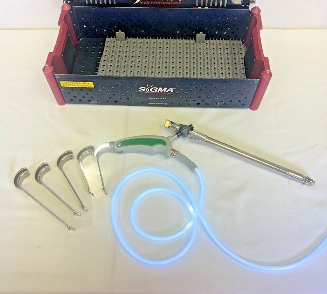 GENZYME SaphLITE RadLite w/ Distal Arm 5 Blades & Case Tissue Retractor System
