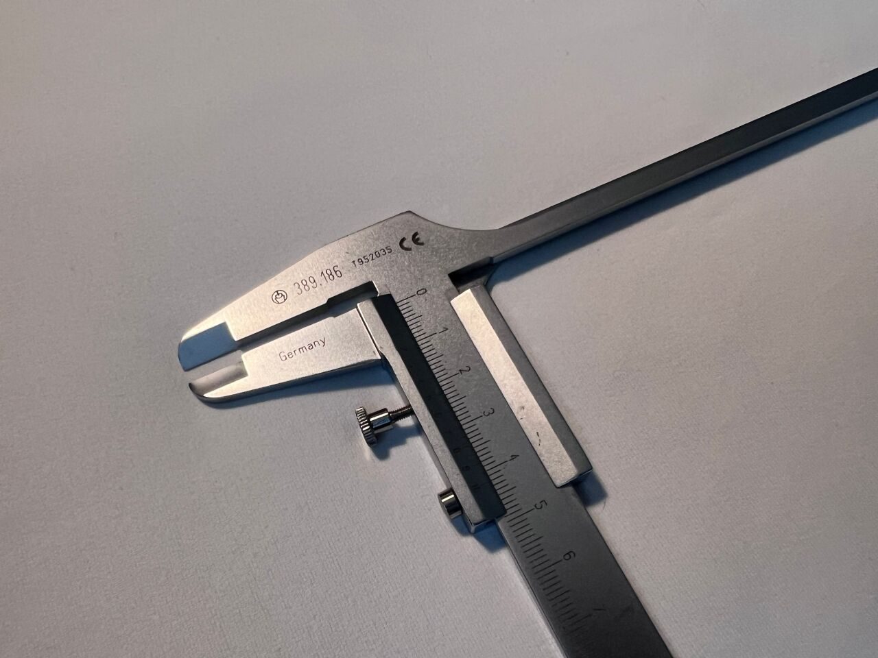 SYNTHES 389.186 SynMesh Calliper  Corpectomy — photo 4