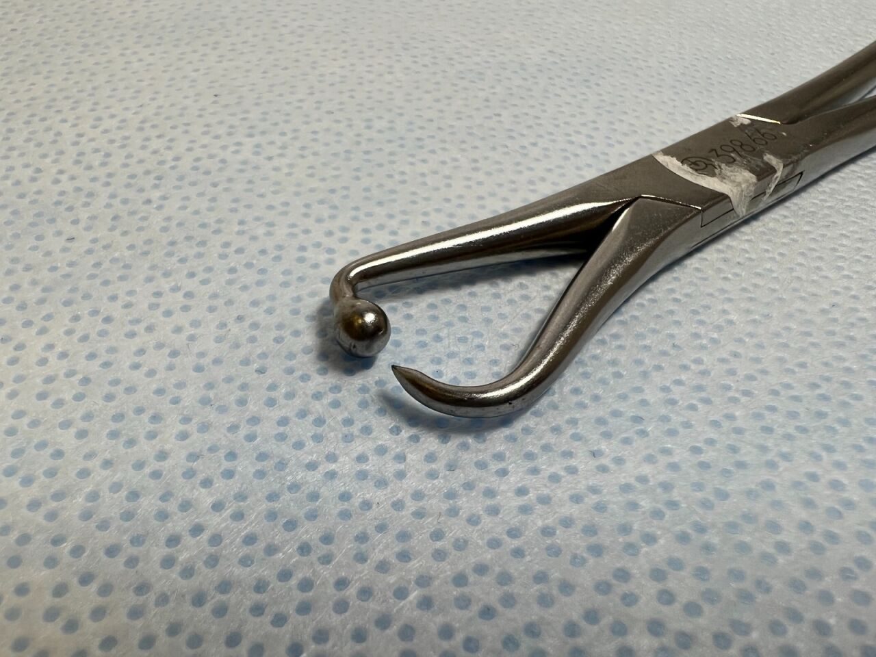 SYNTHES 398.66 Holding Forceps w/ Ball — photo 3