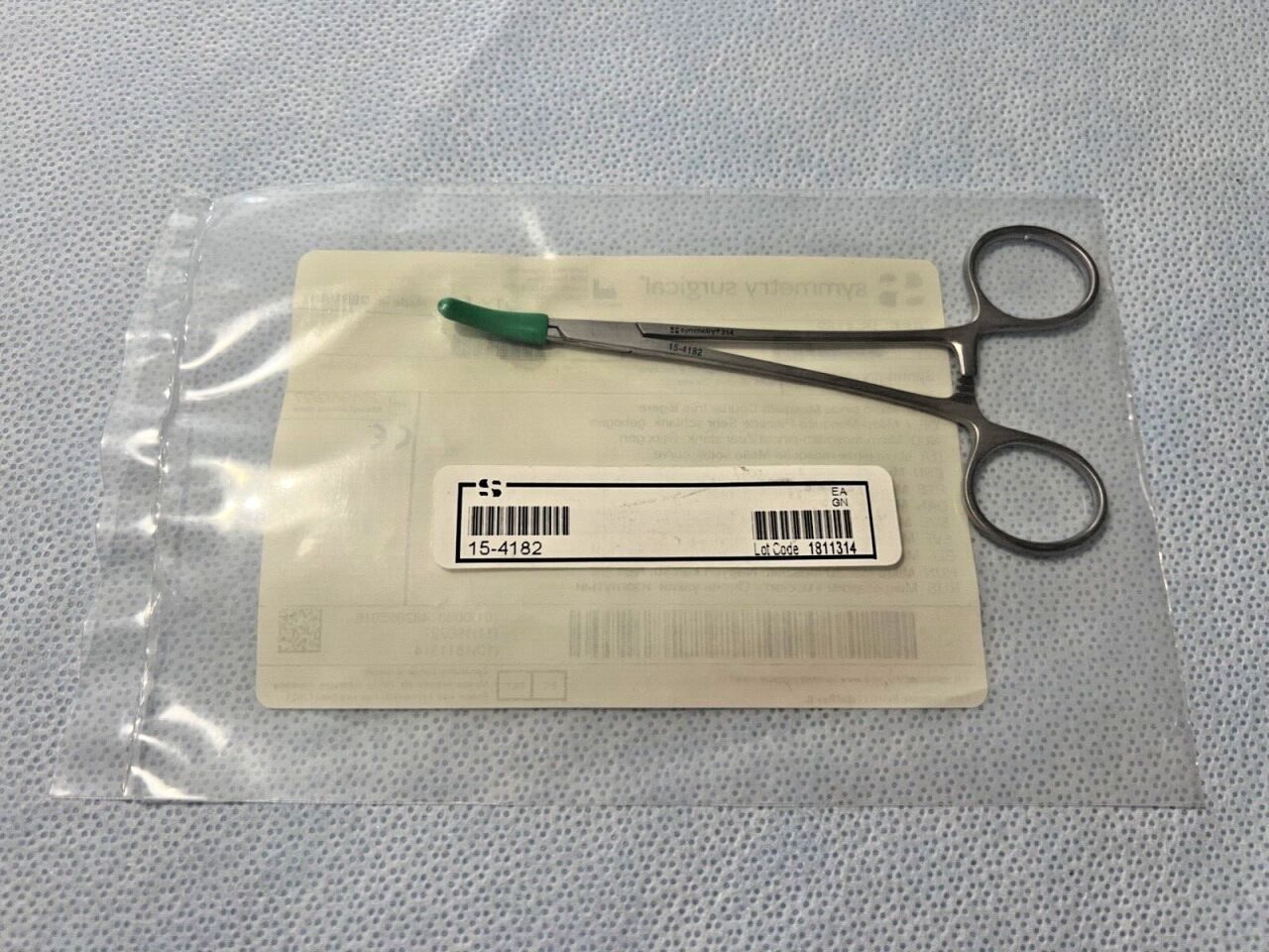 SYMMETRY 15-4182 Slender Curve 5" Length Jacobson Micro-Mosquito Forceps — photo 1