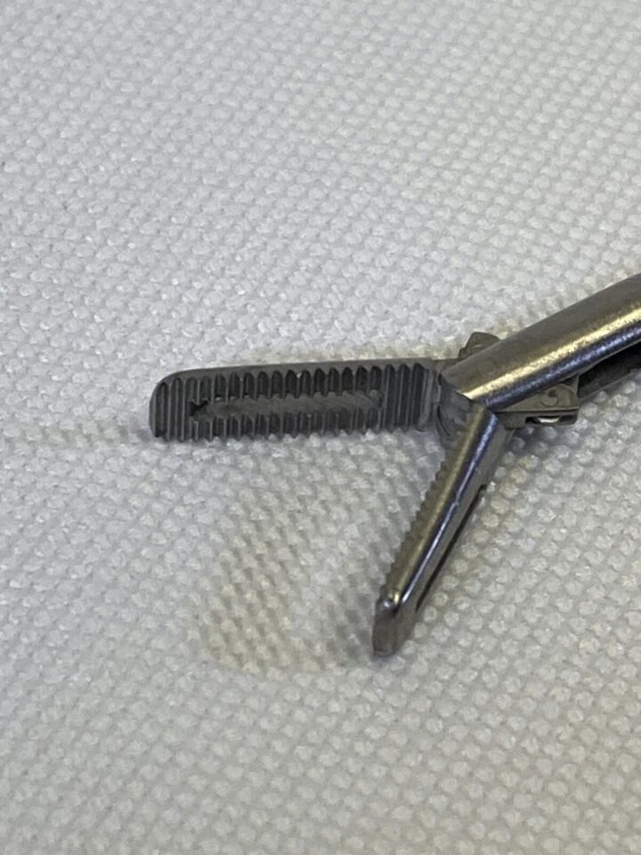 W. LORENZ 34-4390 5mm x 46cm Fenestrated Double Action Grasper ENT Laryngeal — photo 6