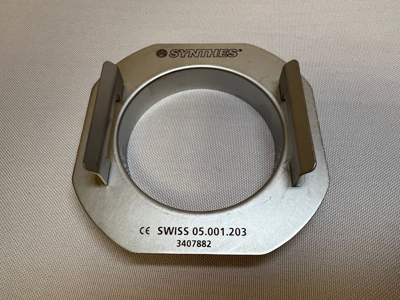 SYNTHES 05.001.203 Battery Shield For Trauma Recon System — photo 1