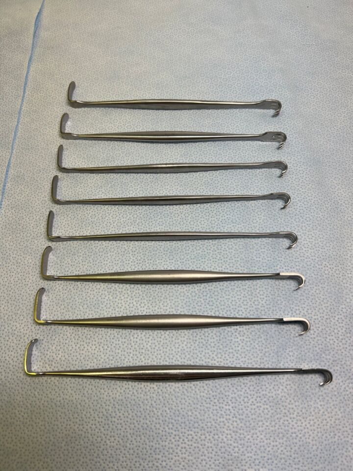 Lot of 8 Jarit / V. Mueller / SSI Double-Ended Senn Style Retractors — photo 1