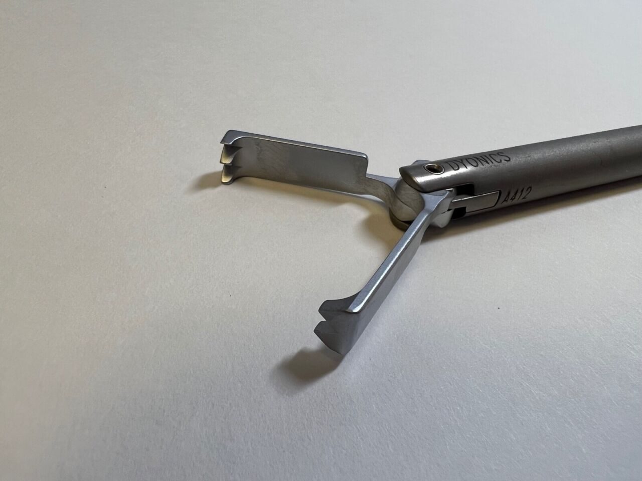 DYONICS 7208042 3 x 2 Teeth Laparoscopic Grasping Forceps — photo 4