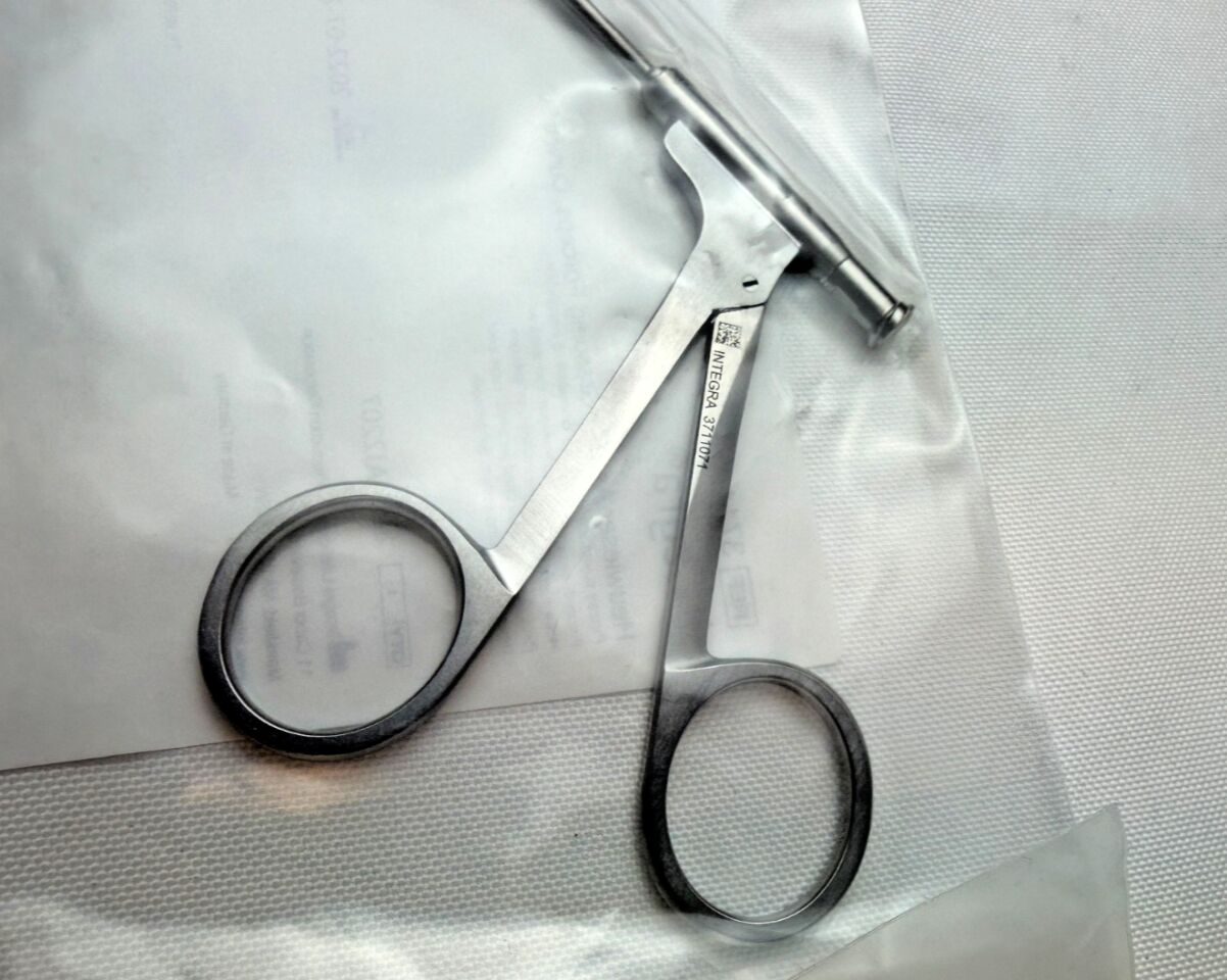 INTEGRA 3711071 HEUWIESER Antrum Grasping Forceps Jaw Curved Down 90deg — photo 4