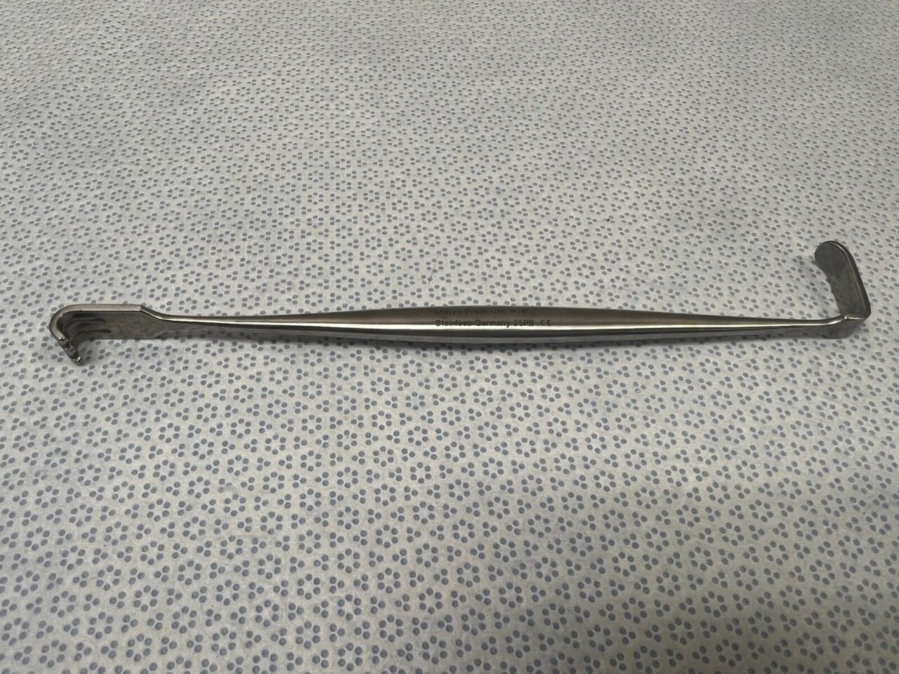 MILTEX 1176 Retractor Double-ended 3 Blunt Prongs 9.5mm Blade 6-3/8"