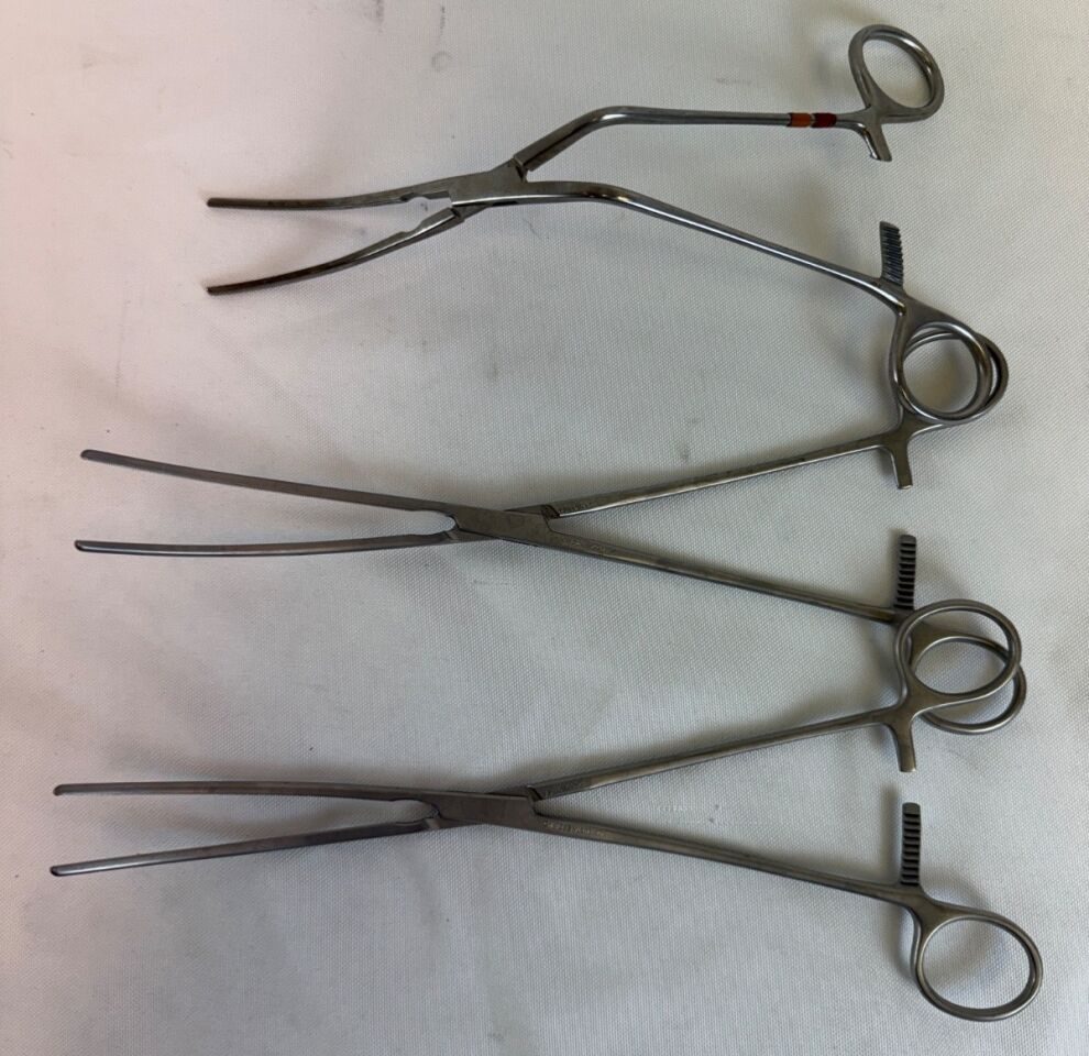 CODMAN Vascular Bowel Clamp Tray 6 Piece w/ Sterilization Case — photo 3
